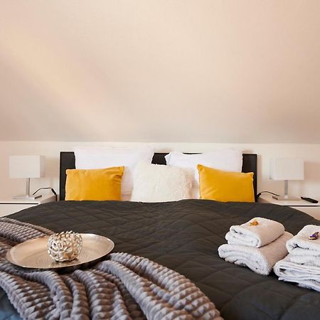 Grosszuegig & Stilvoll Parkplatz ,Ruhige Lage, 5 Personen, Langzeit Apartamento Paderborn Exterior foto